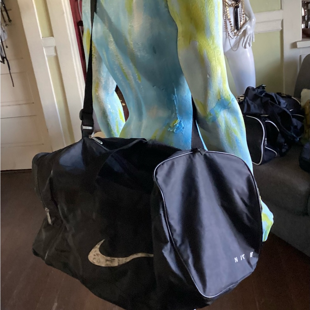 Nike logo duffel bag